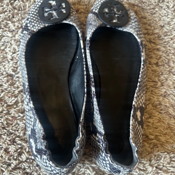 Tory Burch Minnie Flats Snakeskin 8.5 - Picture 2 of 3